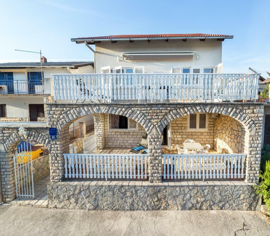 Apartments The Heart Of Croatia Pirovac Esterno foto