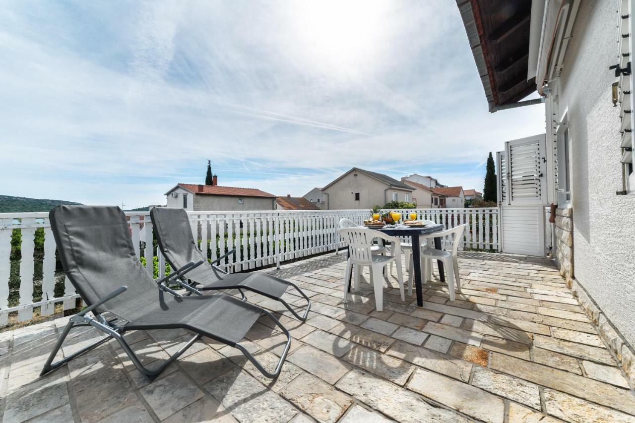 Apartments The Heart Of Croatia Pirovac Esterno foto