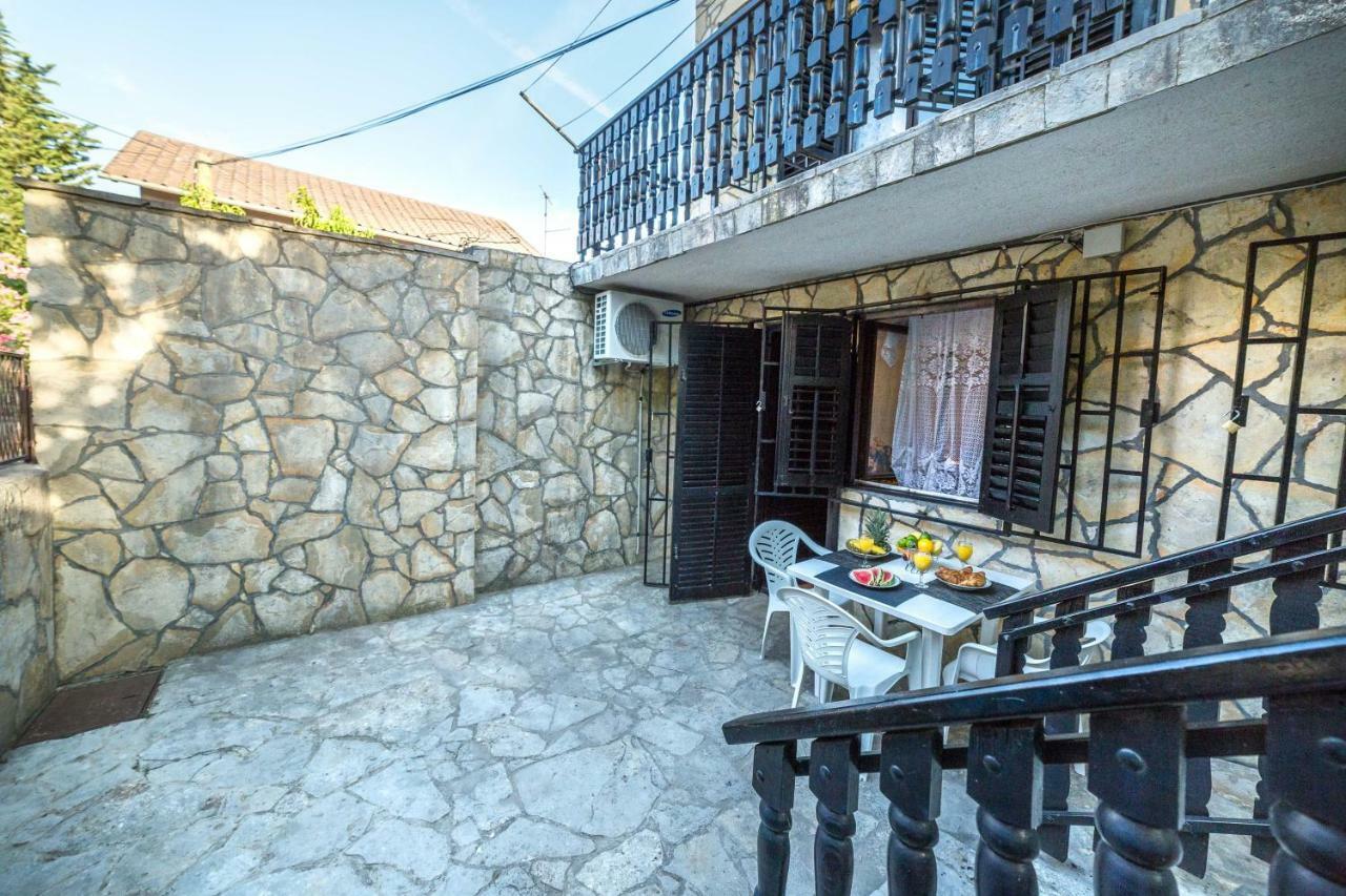 Apartments The Heart Of Croatia Pirovac Esterno foto