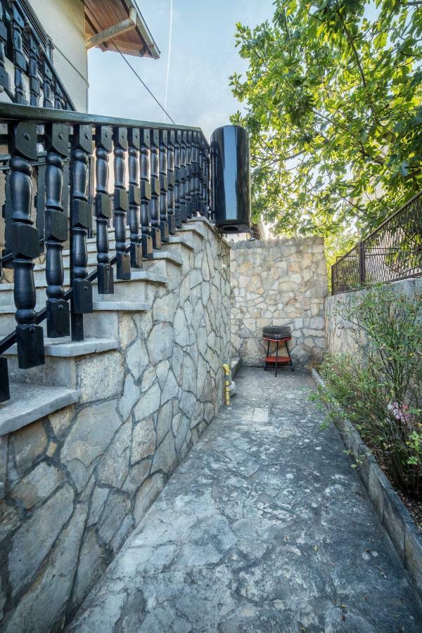 Apartments The Heart Of Croatia Pirovac Esterno foto
