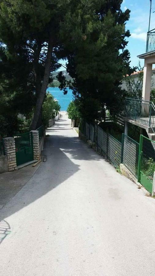 Apartments The Heart Of Croatia Pirovac Esterno foto